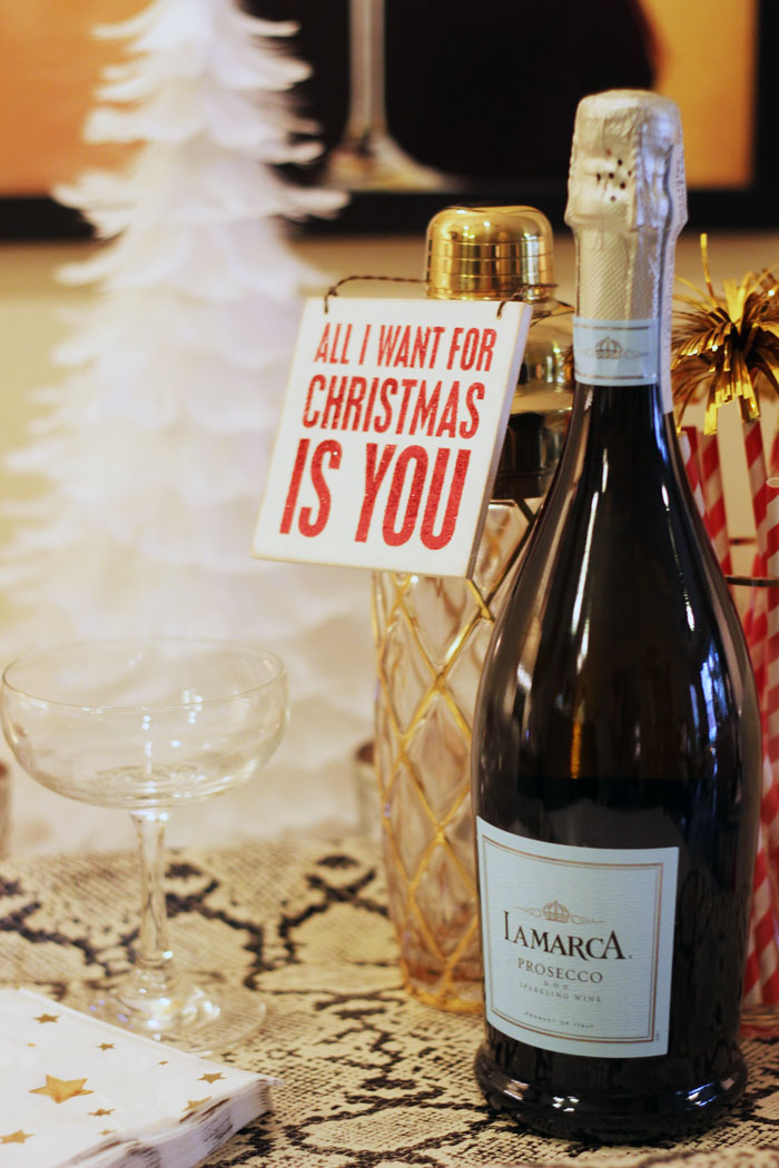 HOLIDAY CHEER(S): TABLESCAPE WITH LA MARCA PROSECCO.