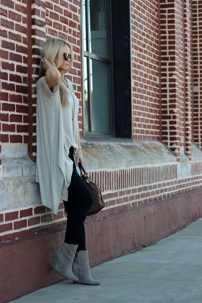 ALL ABOUT THAT BEIGE: CAPE TOP OUTFIT.