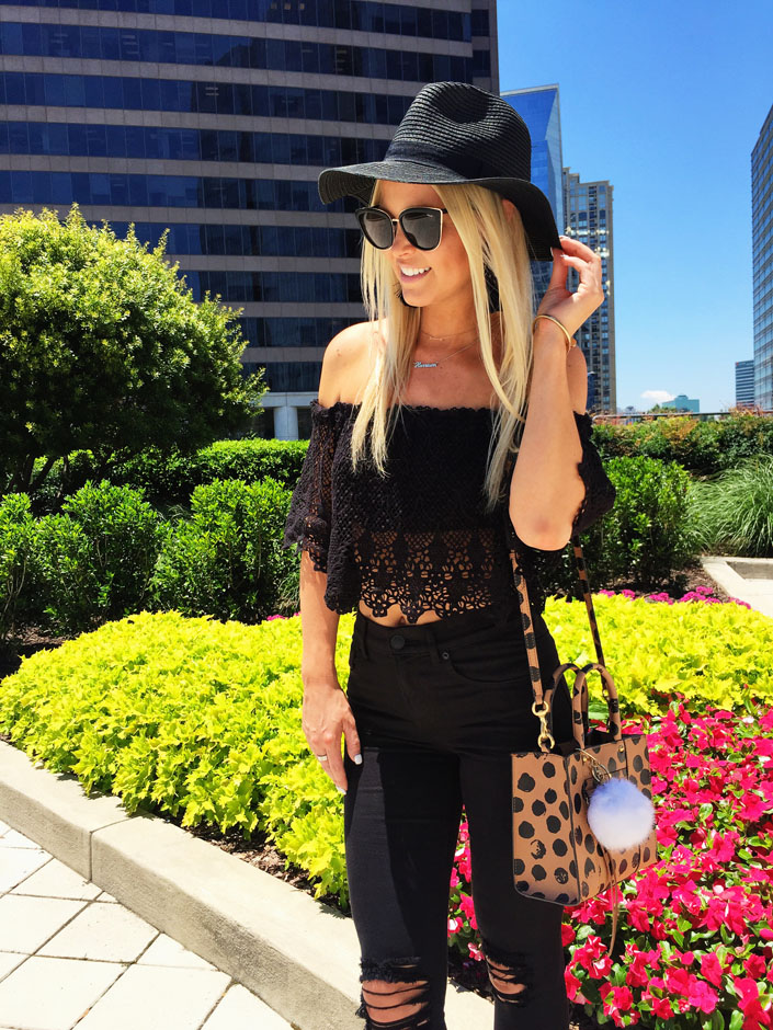 HANGING WITH @BE_ATLANTA: OFF-THE-SHOULDER TOP.