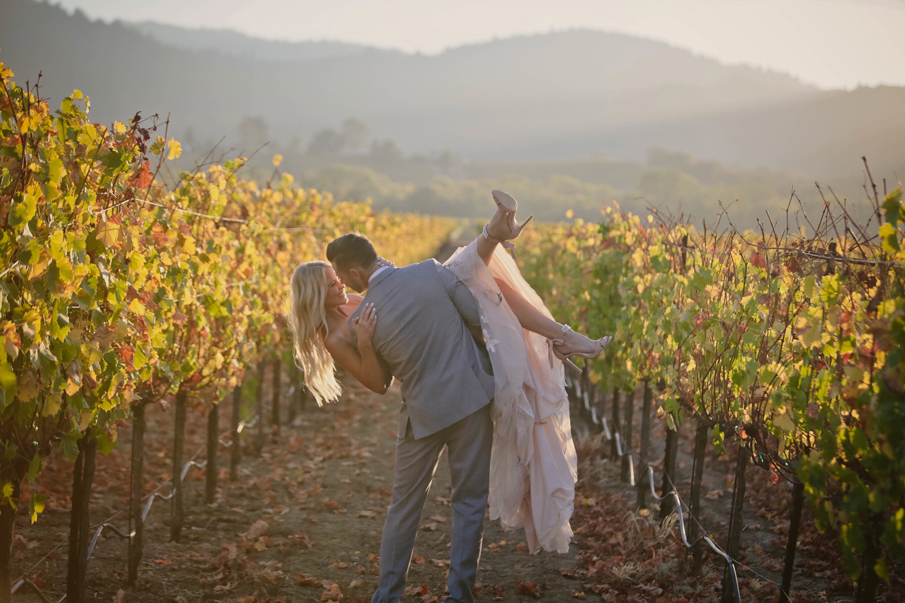wine country vineyard wedding pictures, wedding ceremony